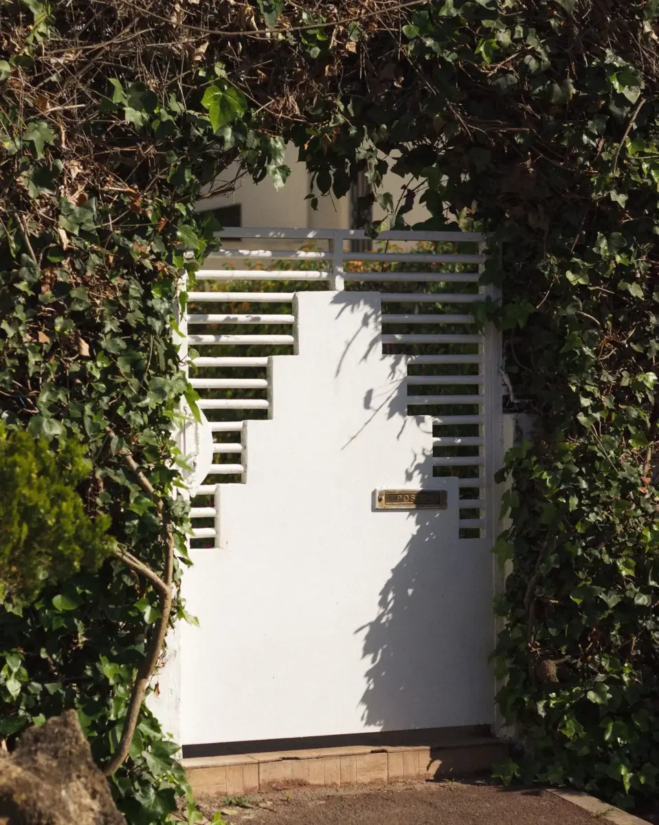 Avant travaux : Aménagement de cuisine d'été avec pergola et terrasse à Muret