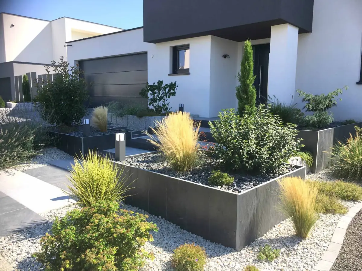 Réalisation de paysager d'entrée et grand jardin méditerranéen à Muret