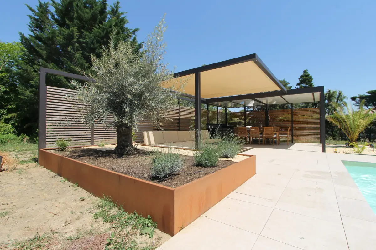 Conception 3D : Réalisation de cour intérieure en terrasse dalles et bois à Toulouse