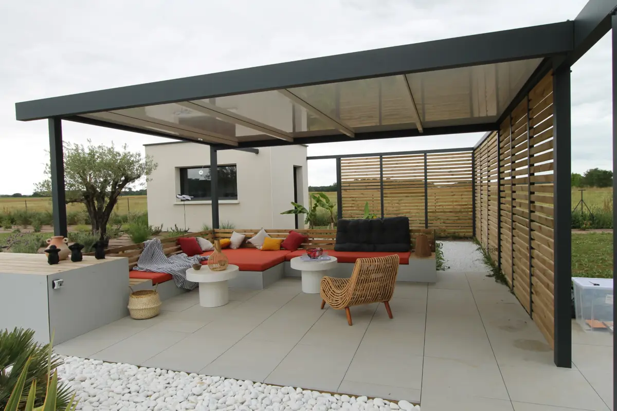 Création d'espace pergola et piscine avec voile d'ombrage à Colomiers