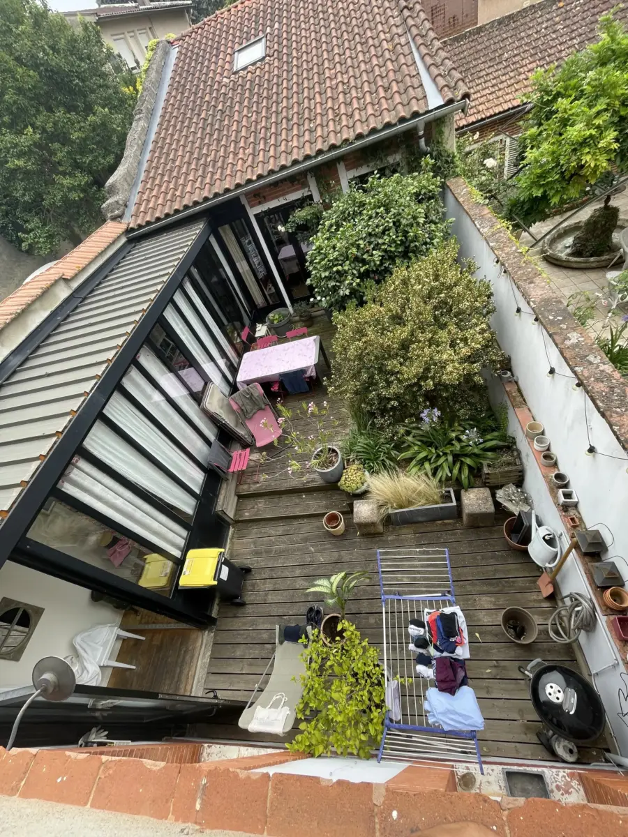 Avant travaux : Aménagement de patio avec voile d'ombrage et mobilier repas à Muret